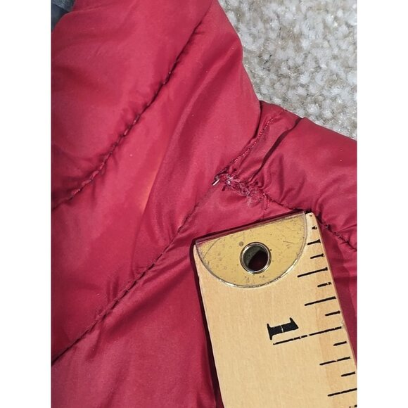Michael Kors Down Puffer Vest Lightweight Full Zip Pockets Festive Burgundy Sz M - Picture 15 of 15